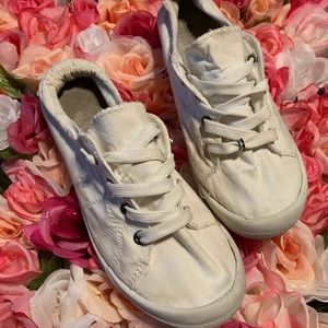 Women’s White Slip On Tennis Shoes 8.5